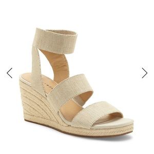 Lucky Brand Mindara Espadrille Women's 9 1/2 Cream and Tan Espadrilles,